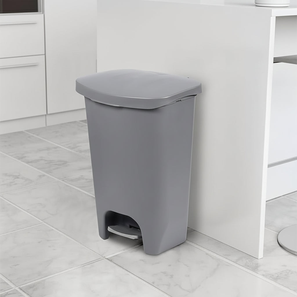 13 Gallon White Kitchen Trash Can Step